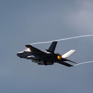UK to buy nuclear-capable F-35A jets for first time since 1990s