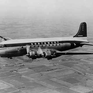 Search for 1950 plane crash in Lake Michigan ends after 20 years