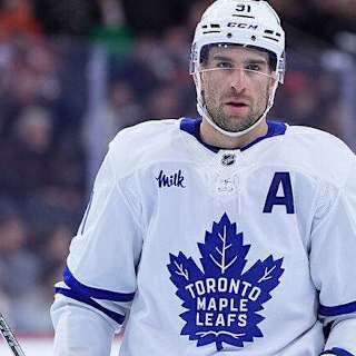 Tavares takes massive pay cut to stay with Maple Leafs