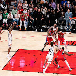 NBA free agency opens with flurry of signings