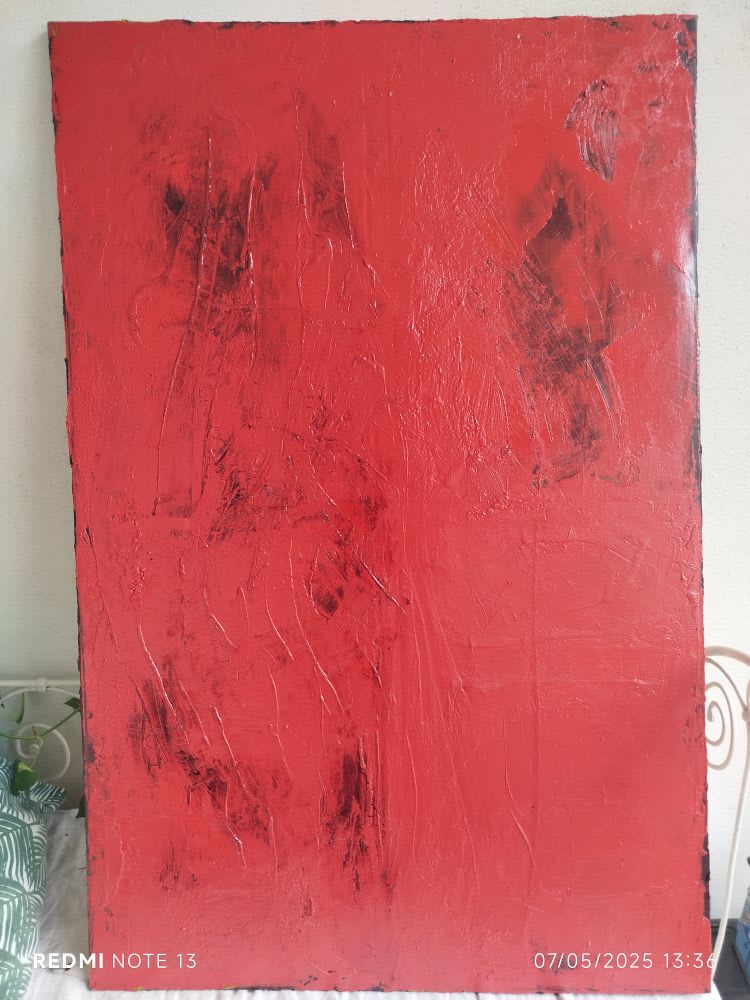 Vue intérieure de la toile Rouge, mémoire d’ombre, peinture abstraite rouge et noire, lumière douce, Gérald Gaboriau, 2025.