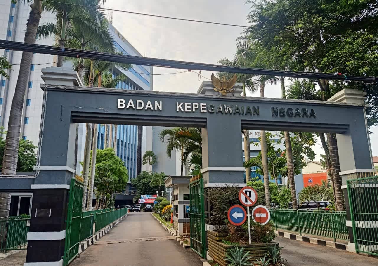 Front entrance to the State Personnel/Civil Service Agency (BKN) in Indonesia.