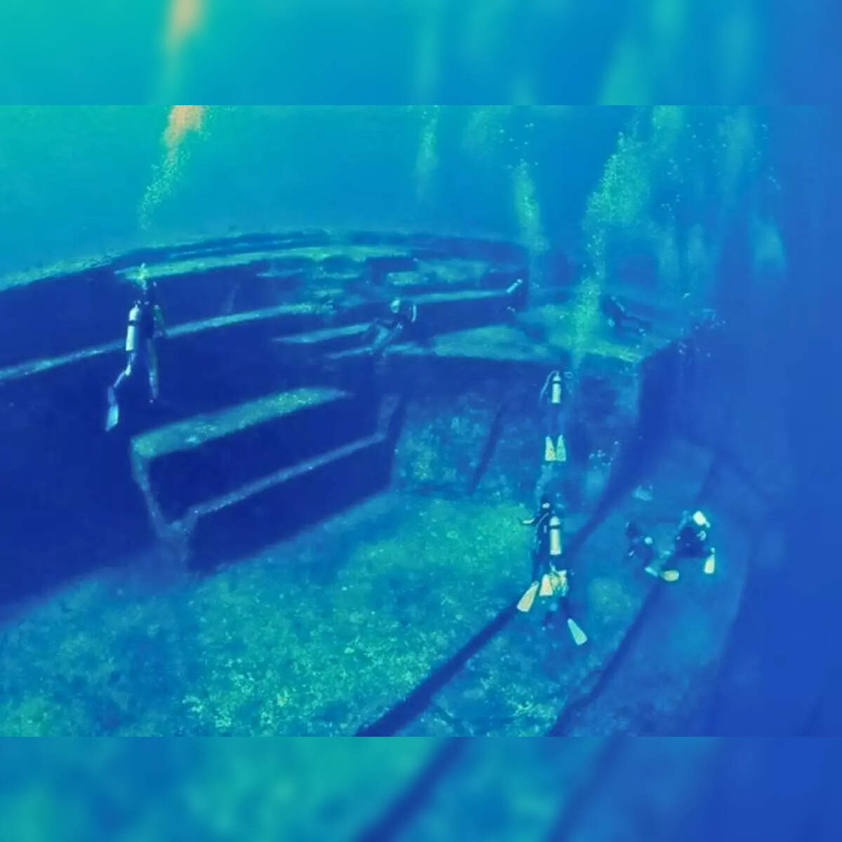 Divers explore the Yonaguni underwater monument in Japan