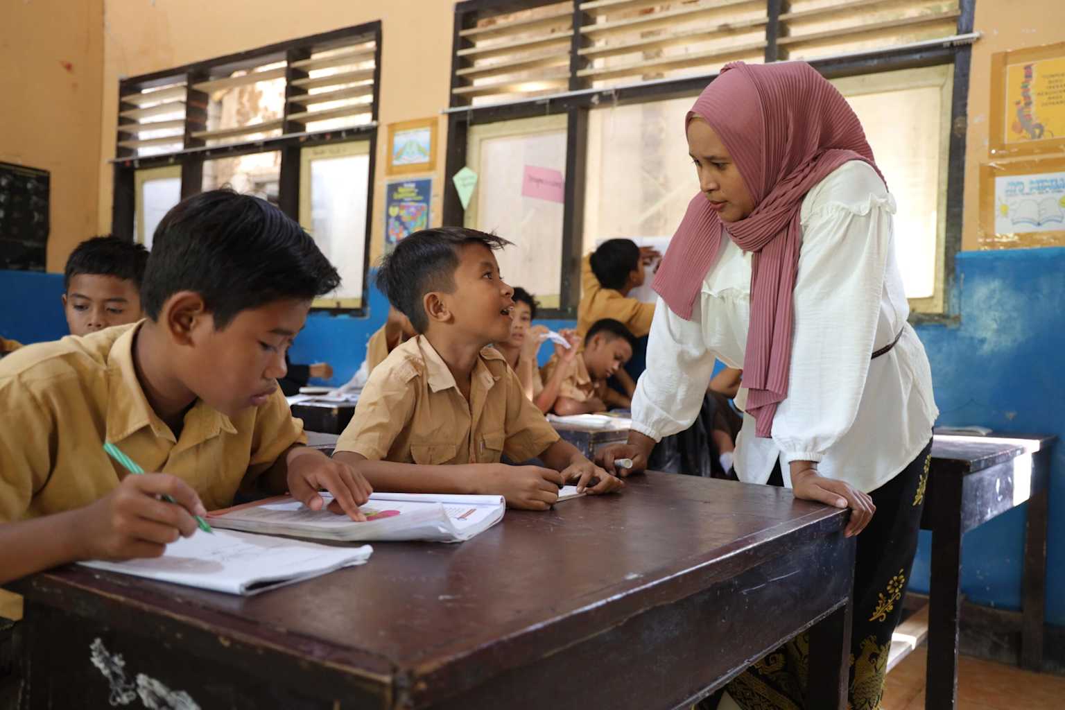 Guru berjilbab sebagai fasilitator pembelajaran