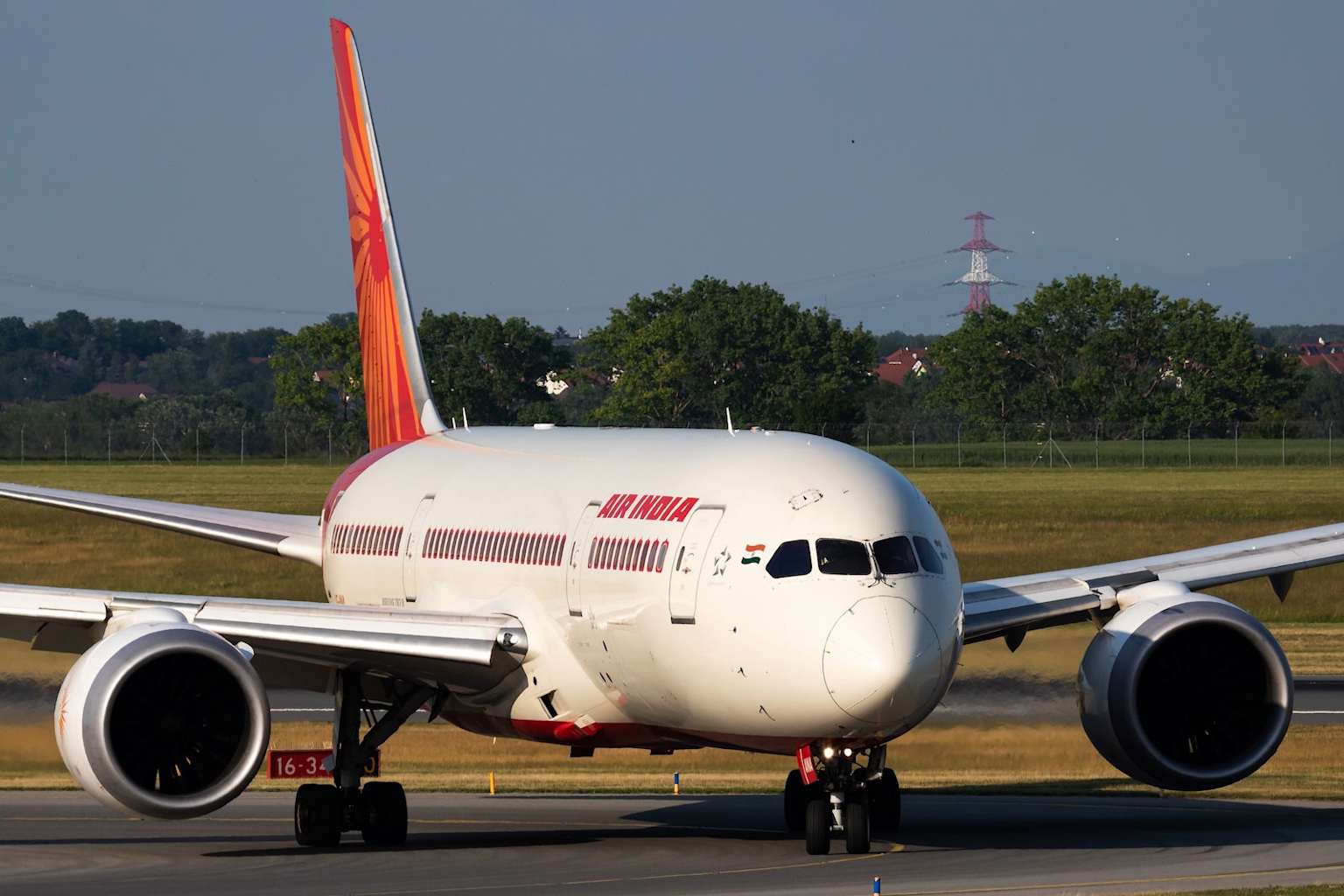 Air India Boeing 787-8 Dreamliner taxiing on runway, illustrating the aircraft model involved in the recent crash.