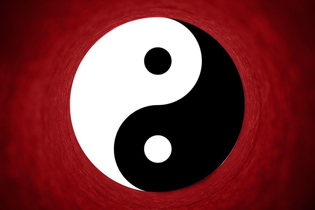 Yin-yang symbol representing Taoist balance and harmony, central to Eastern philosophy and the spiritual themes in the Lee Sedol vs AlphaGo confrontation