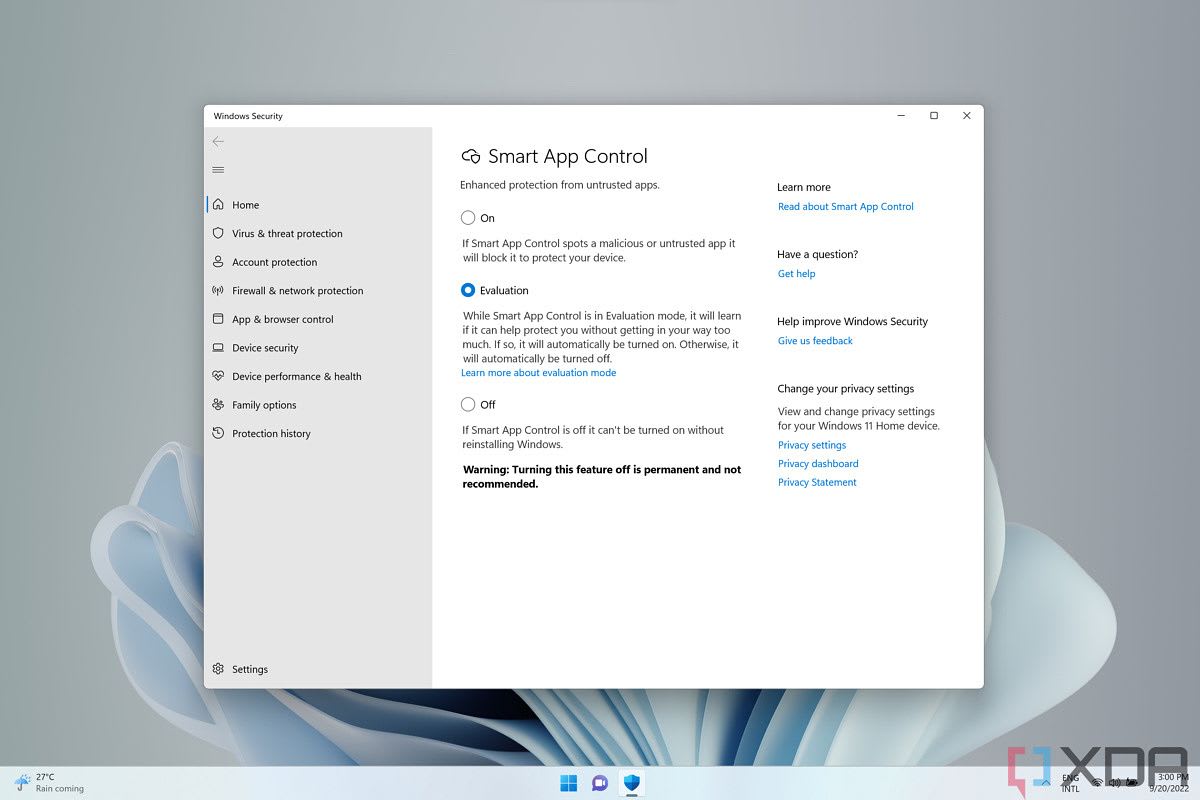 Windows 11 Security app showing Smart App Control settings with evaluation mode enabled to protect against untrusted apps