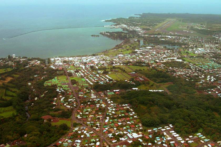 Aerial view of Hilo, Hawaii showing the funnel-shaped bay that amplifies tsunami waves and the coastal layout