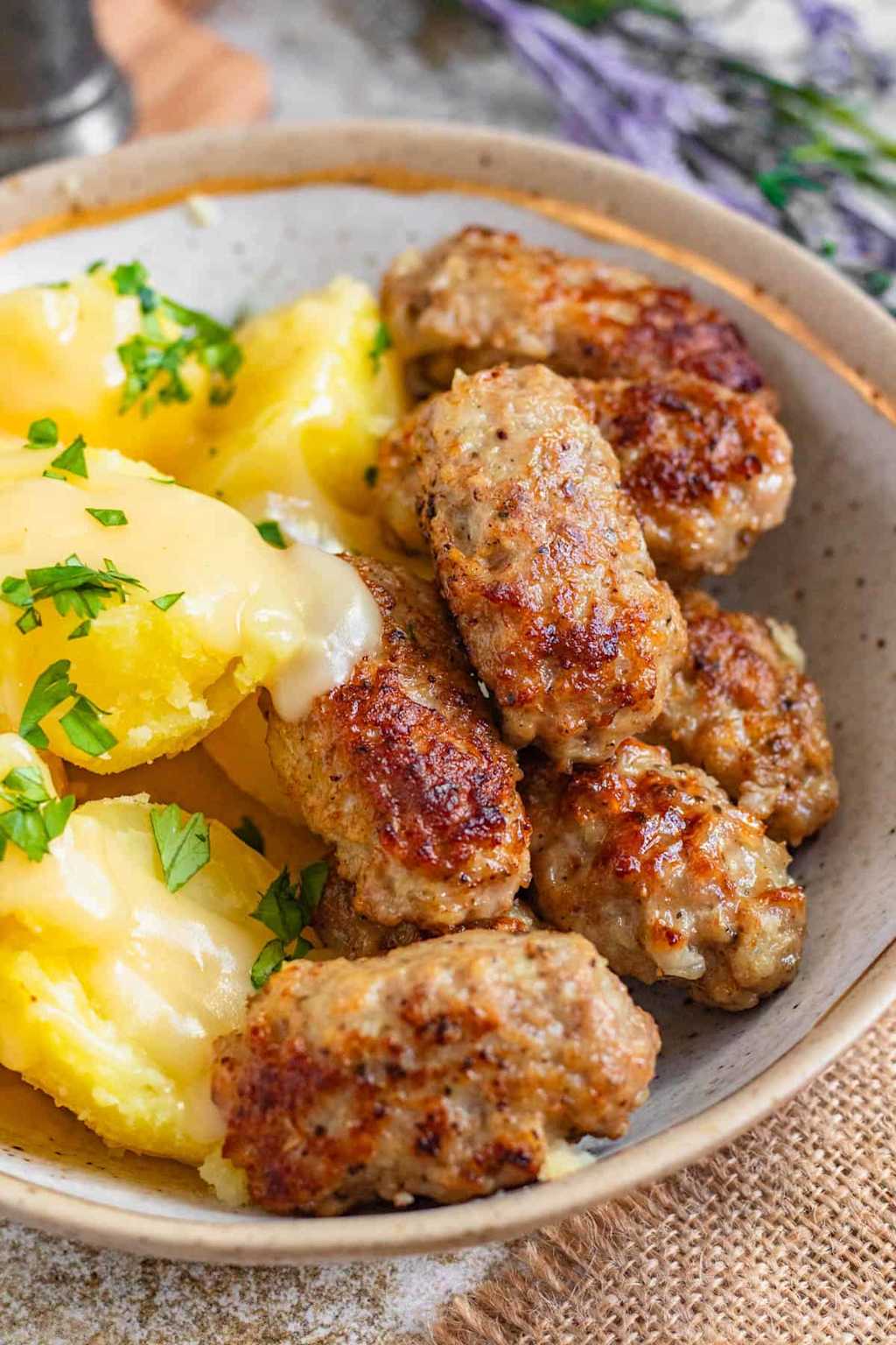 Frikadeller with potatoes