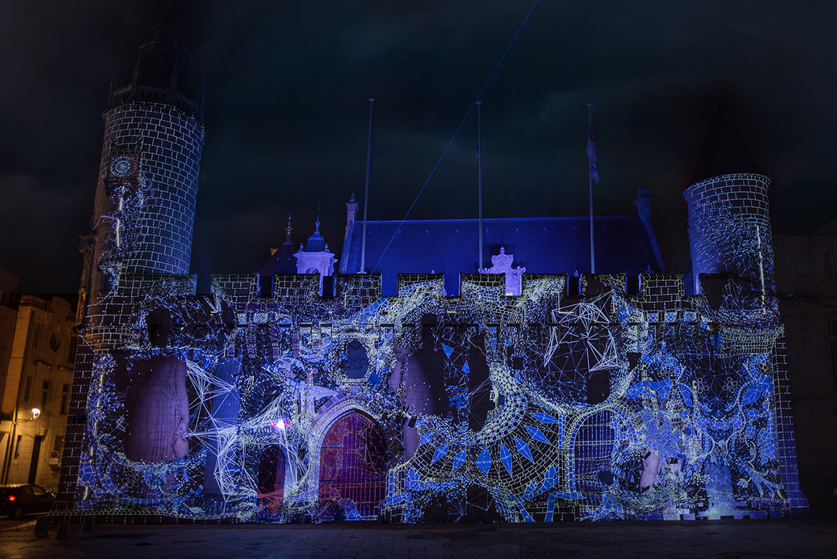Video mapping projection on Nantes Hôtel de Ville during Scopitone 2022 festival