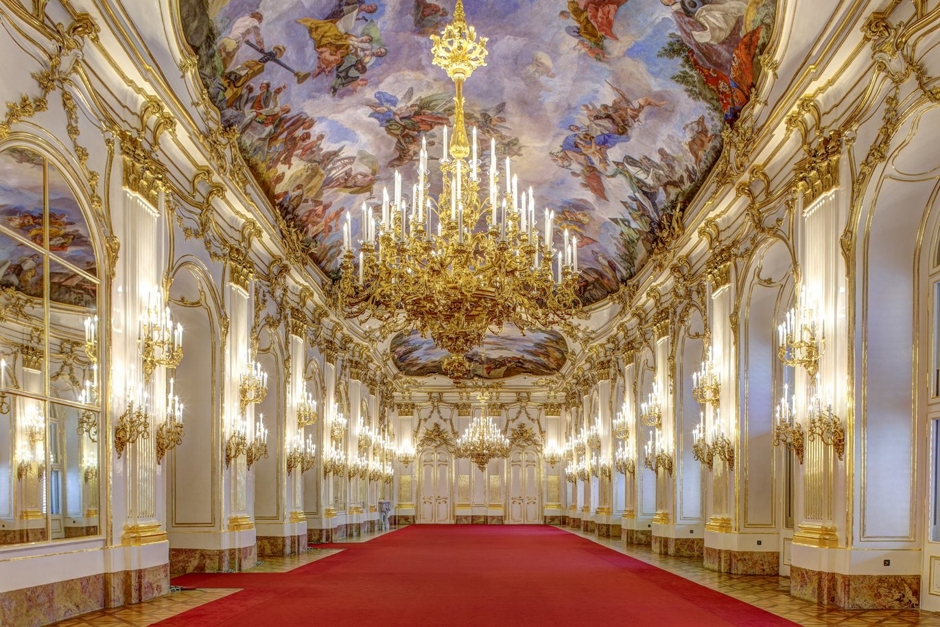 Interior opulento del Palacio Schönbrunn en Viena