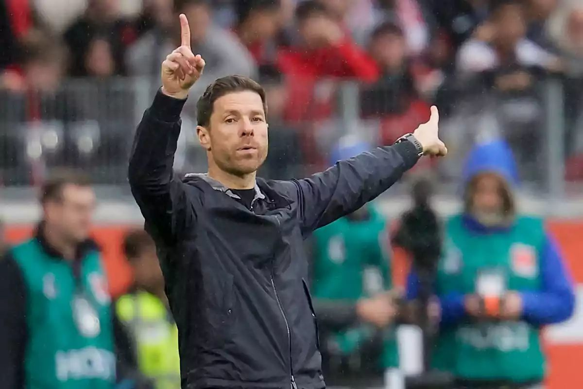 Xabi Alonso giving tactical instructions as Real Madrid manager during a La Liga match in 2025