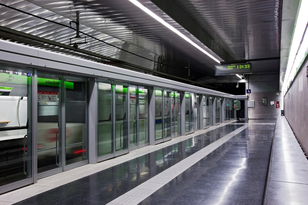 Metro platform with automatic platform screen doors enhancing passenger safety