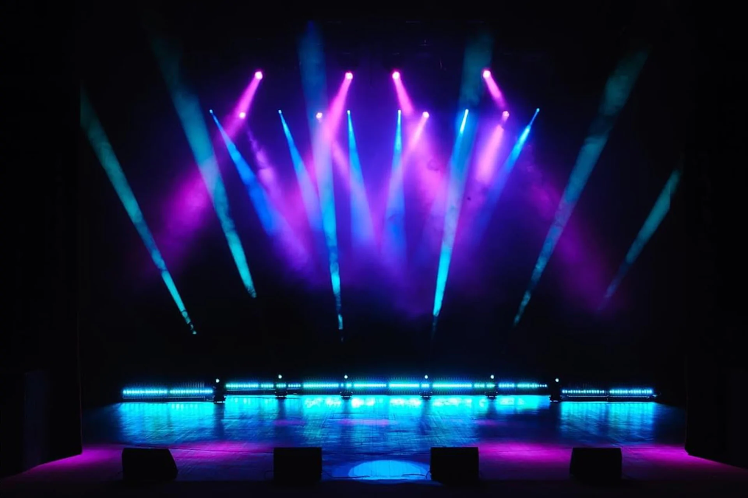 Kolorowe oświetlenie sceniczne