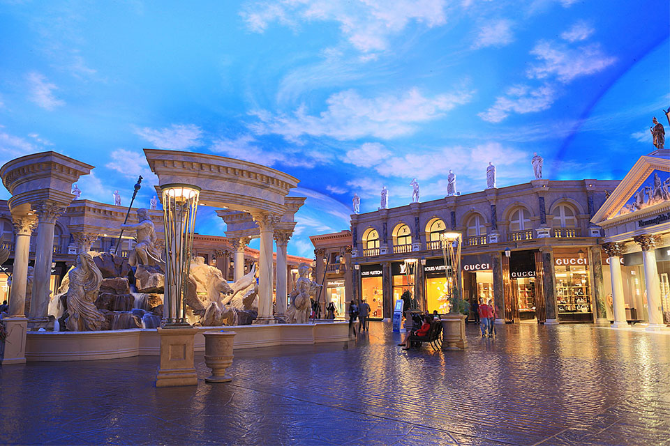 Forum Shops Shopping Experience