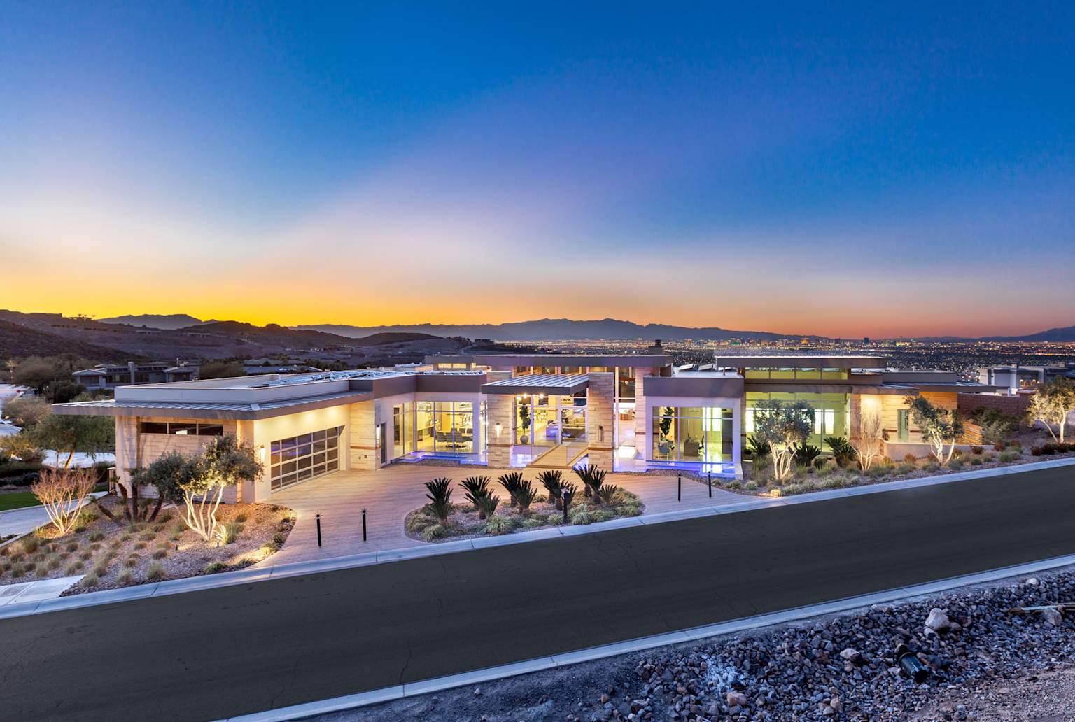 Henderson NV luxury realtor guard-gated community homes 2026