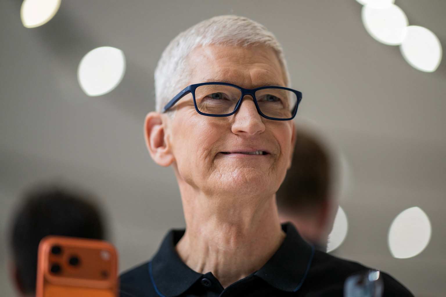 Apple registra un trimestre de junio récord en la última llamada de resultados de Tim Cook como CEO