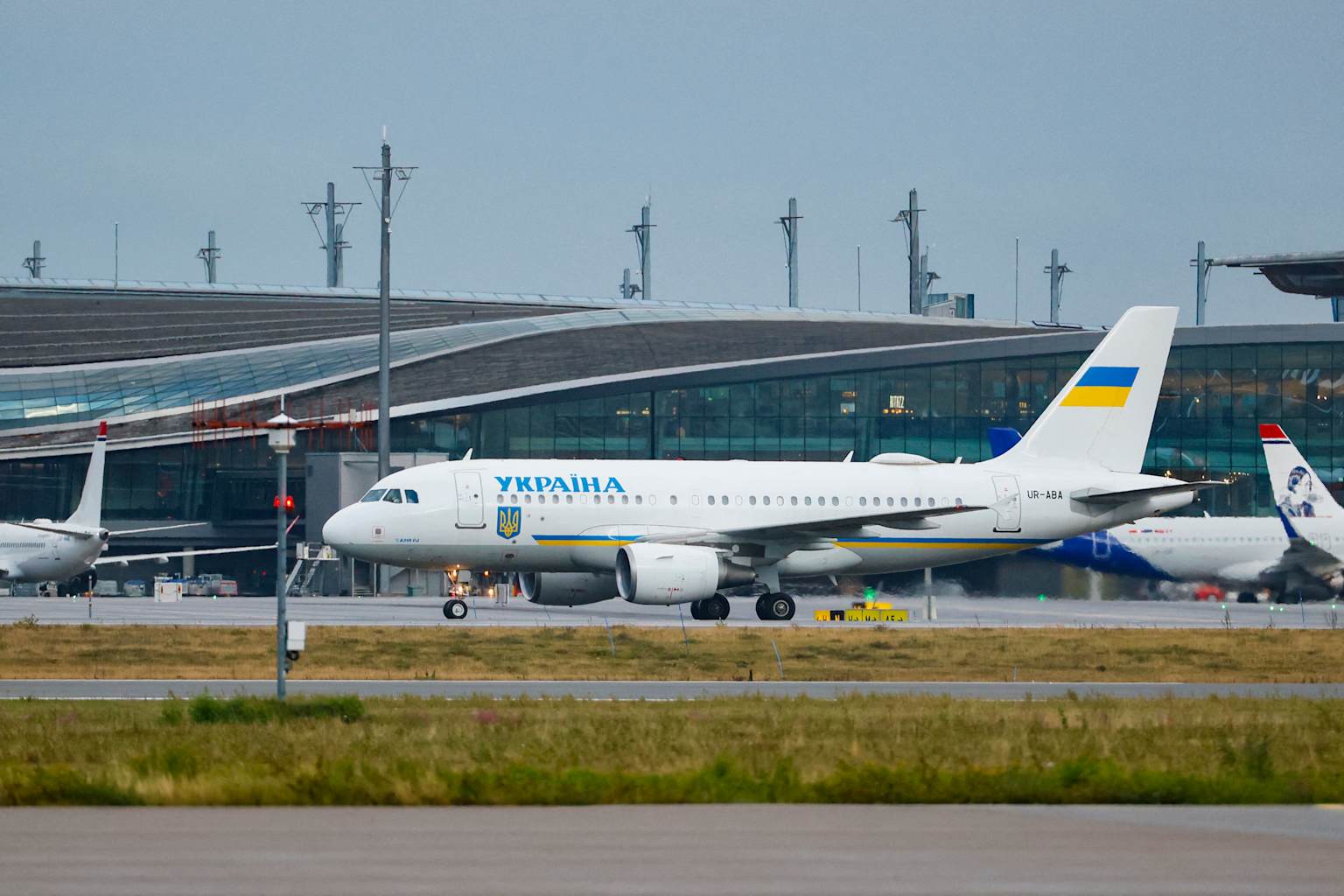 El avión de Zelensky casi fue alcanzado por un dron ruso sobre Moldavia, según el primer ministro de Noruega