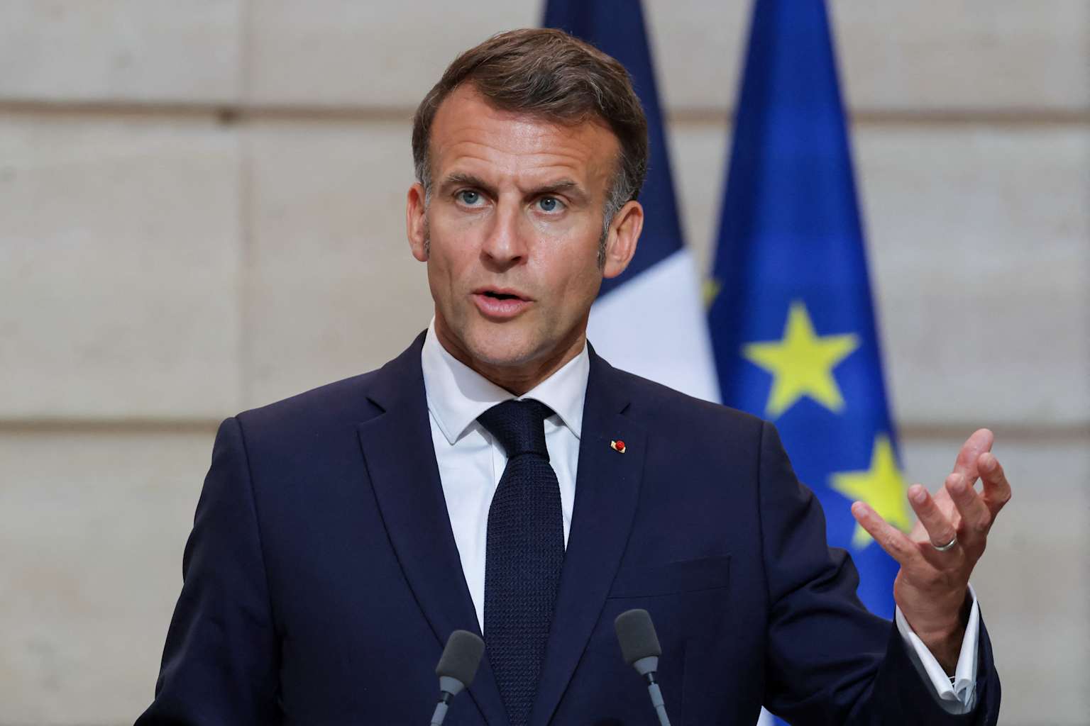 Macron ordena defender las infraestructuras críticas ante los ataques híbridos rusos