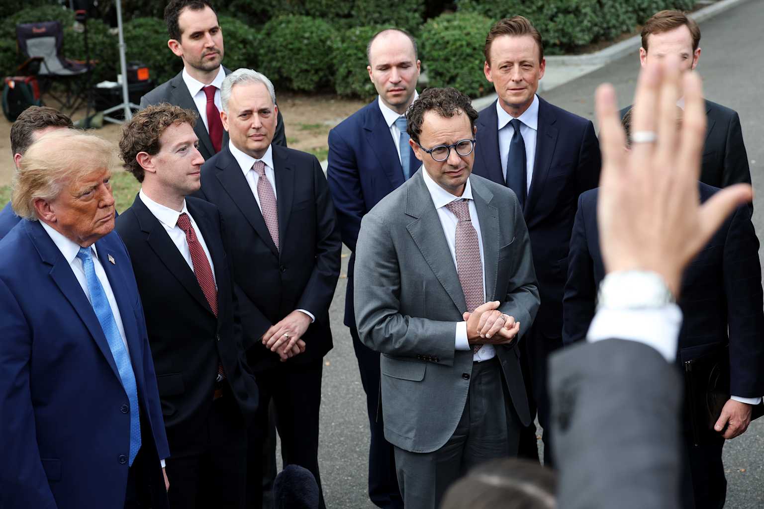 Huang y otros CEOs confrontaron a Amodei por sus advertencias sobre la IA en la Casa Blanca