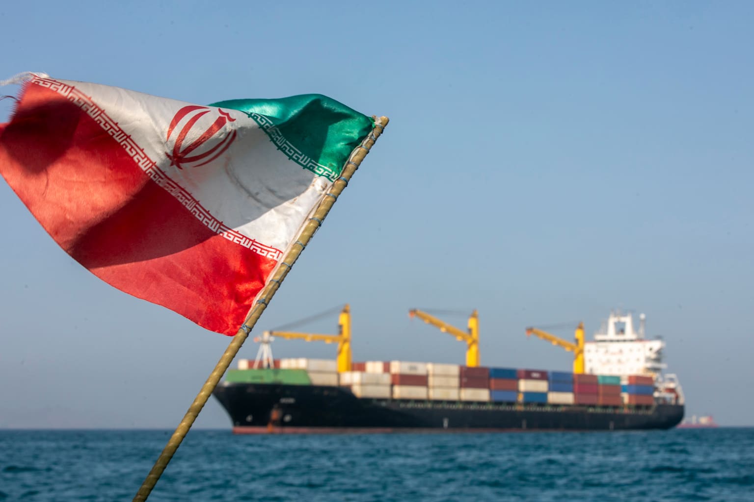 Irán afirma que el estrecho de Ormuz seguirá cerrado hasta que EE. UU. cumpla sus condiciones