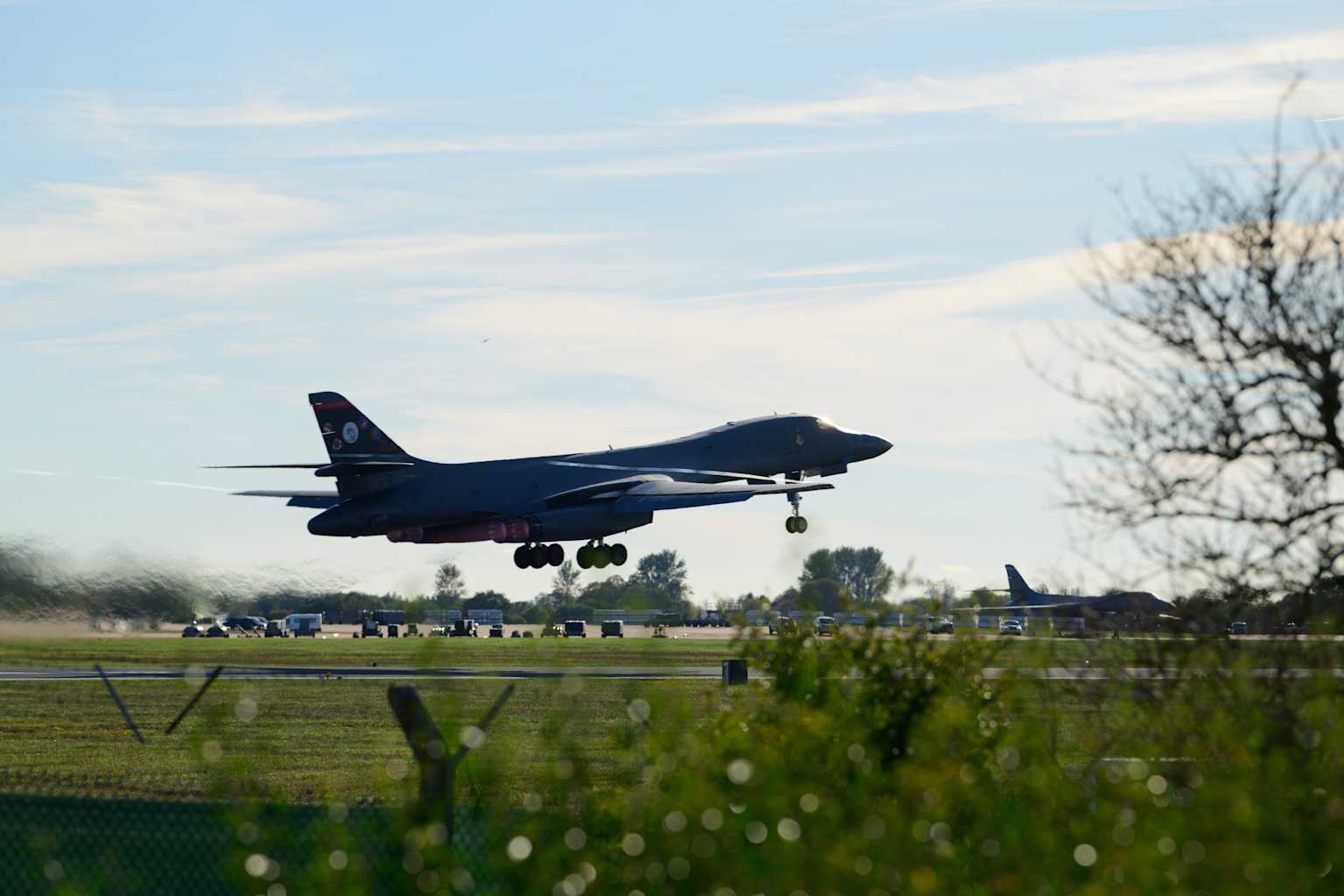 EE. UU. retira sus bombarderos B-1 de una base británica tras un presunto complot de Irán