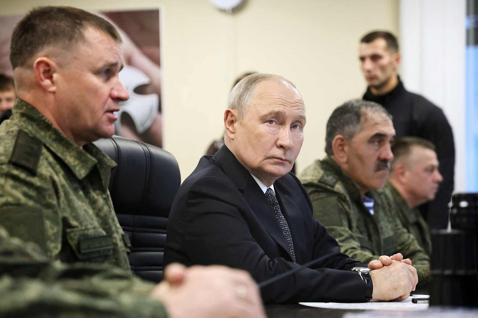 Putin añade 60.000 millones de dólares al presupuesto de guerra mientras se estancan las negociaciones, según un informe