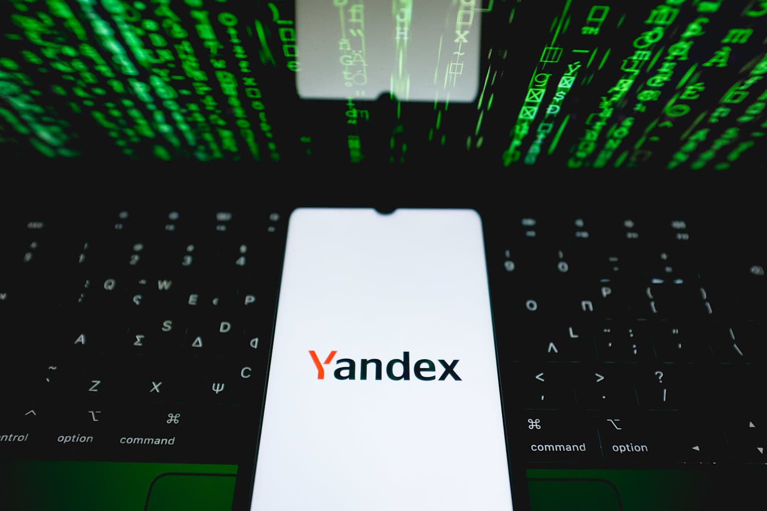 Analistas: la caída de Yandex no silenció las granjas de bots rusas