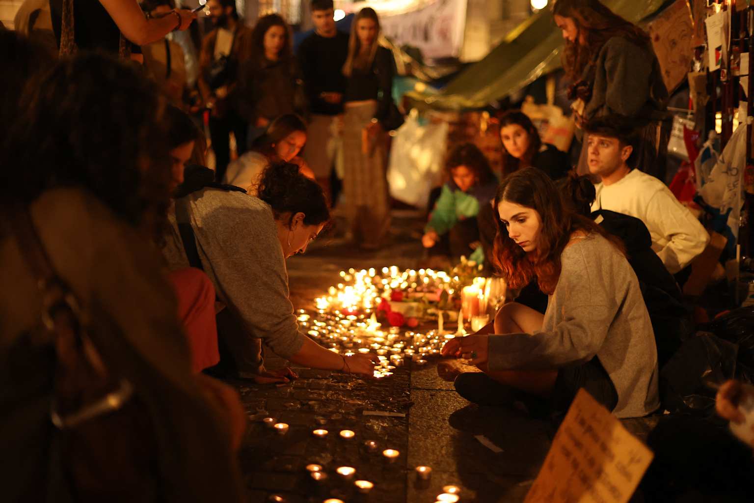 Miles de personas marchan en Madrid tras la muerte de Maricarmen, la pensionista desahuciada